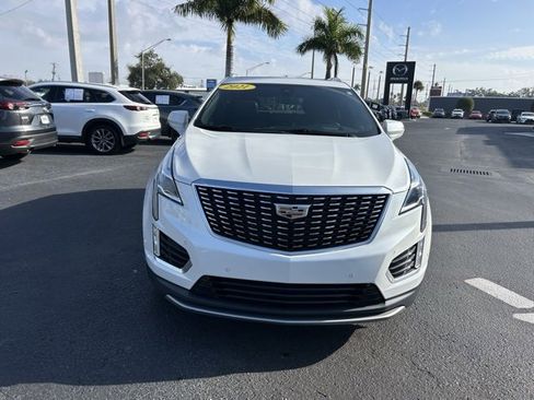 Used 2021 Cadillac XT5 Premium Luxury image 2