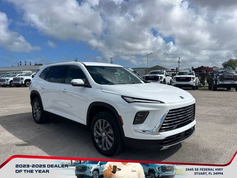 New 2026 Buick Enclave Preferred image 2