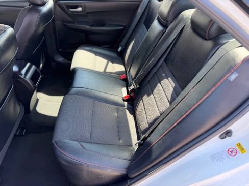 Used 2016 Toyota Camry SE FWD image 15