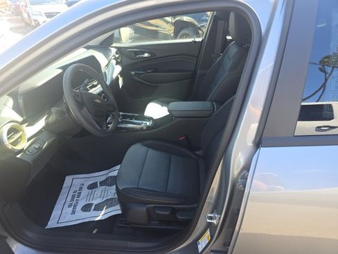 New 2026 Chevrolet Trax LT image 6