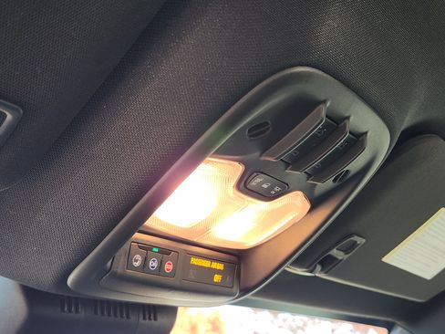 Used 2024 Chevrolet Colorado ZR2 w/ Technology Package image 29