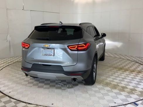 Used 2024 Chevrolet Blazer LT w/ Convenience Package FWD image 2