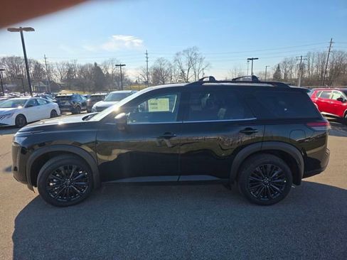 New 2026 Nissan Pathfinder SL image 18