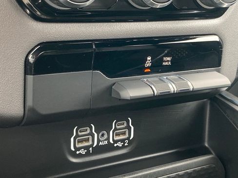 Used 2024 RAM 1500 Laramie RWD image 28