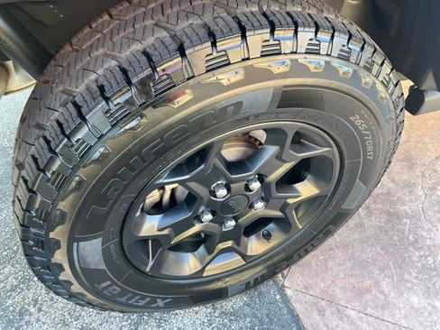 Used 2023 Jeep Wrangler Unlimited AWD/4WD image 23