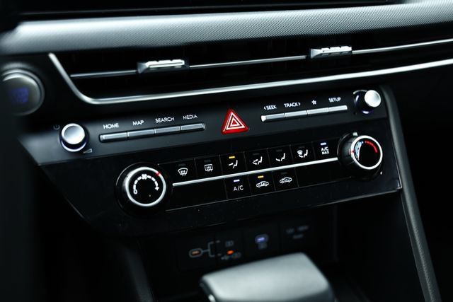 Certified 2025 Hyundai Sonata SE FWD image 36