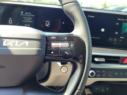New 2026 Kia Sorento EX FWD image 25