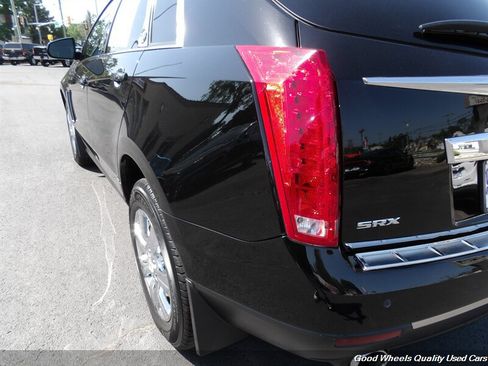 Used 2015 Cadillac SRX Luxury w/ Driver Awareness Package FWD image 9