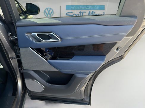 Used 2019 Land Rover Range Rover Velar R-Dynamic SE image 31