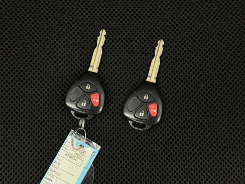 Used 2012 Toyota RAV4 FWD w/ Upgrade Value Pkg image 9
