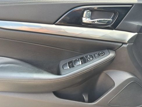 Used 2020 Nissan Maxima 3.5 SV w/ Floor Mat Group FWD image 11