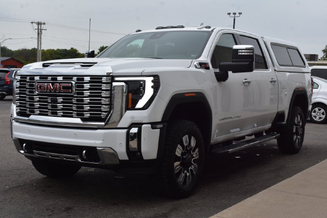 Used 2025 GMC Sierra 2500 Denali w/ Denali Reserve Package AWD/4WD image 15