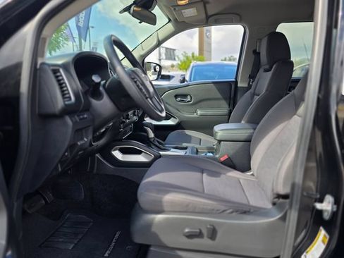 Used 2023 Nissan Frontier SV AWD/4WD image 12