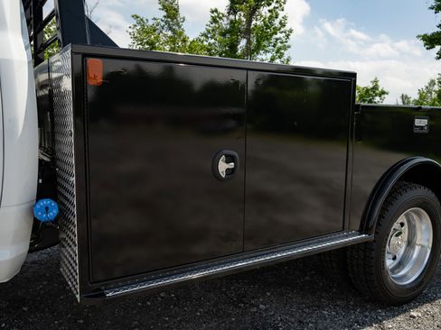 New 2026 RAM 4500 4x4 Crew Cab DRW w/ Laramie Trim Package image 17