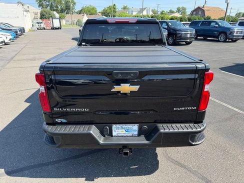 Certified 2022 Chevrolet Silverado 1500 Custom RWD image 9