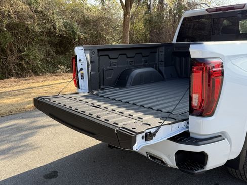 New 2026 GMC Sierra 1500 Denali w/ Denali Reserve Package image 14