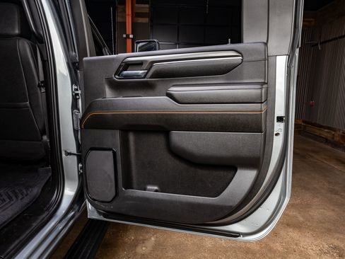 Used 2024 GMC Sierra 2500 AT4 w/ Technology Package image 39