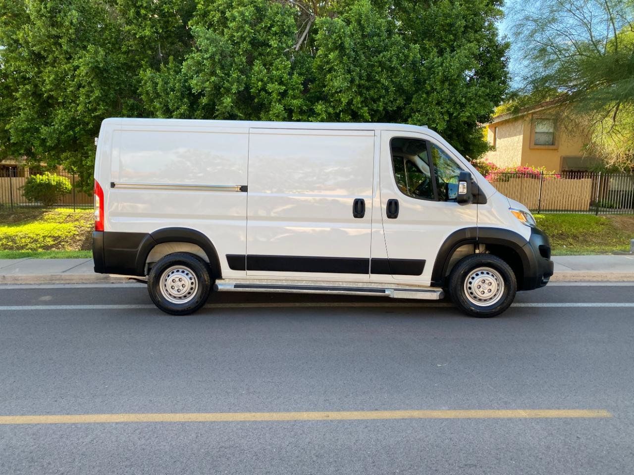 Used 2025 RAM ProMaster 2500 w/ U-Haul Equipment Group FWD image 4