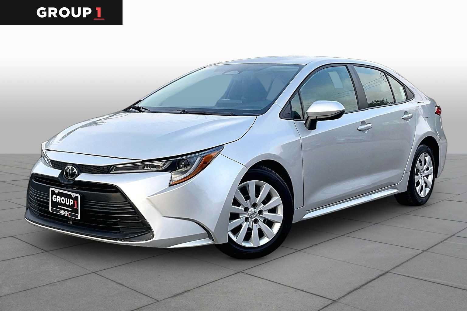 Used 2024 Toyota Corolla LE FWD image 1