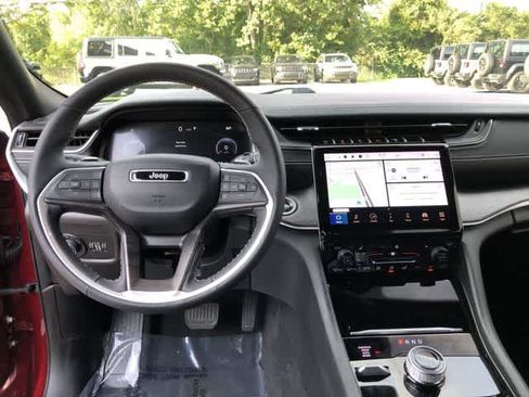 Certified 2024 Jeep Grand Cherokee L Limited w/ Black Appearance Package AWD/4WD image 13