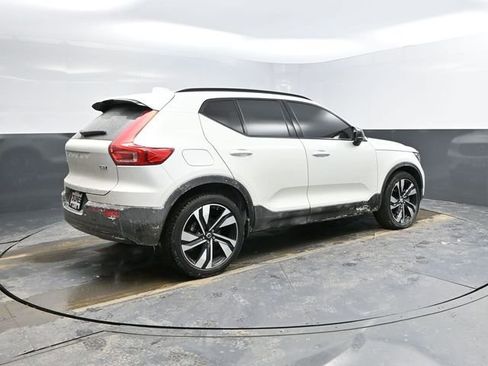 Used 2023 Volvo XC40 B5 Ultimate w/ Protection Package Premier image 8