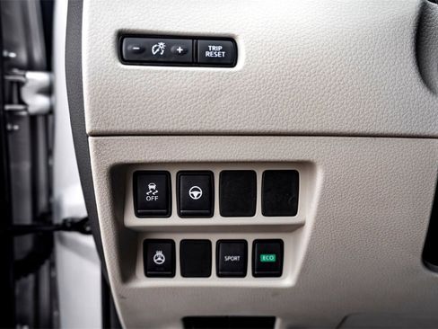 Used 2020 Nissan Rogue Sport SL w/ Premium Package image 16