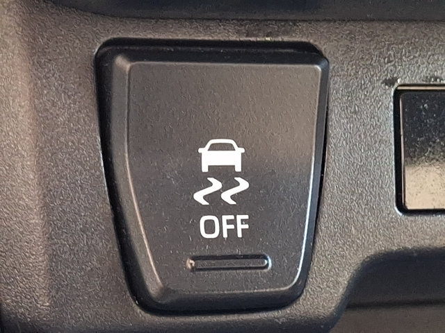 Used 2021 Toyota RAV4 LE AWD/4WD image 24