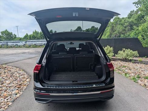Used 2023 Volkswagen Tiguan SE FWD image 20