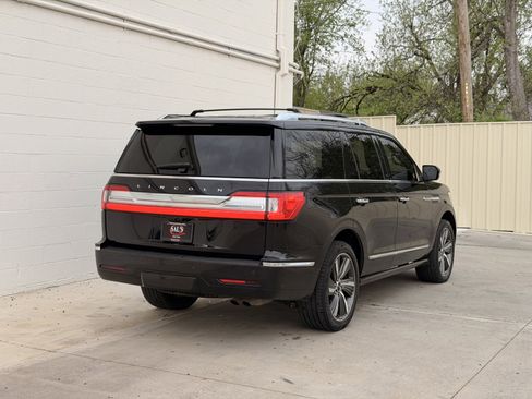 Used 2019 Lincoln Navigator Reserve image 4
