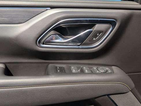 Used 2021 GMC Yukon SLT w/ SLT Premium Package image 12