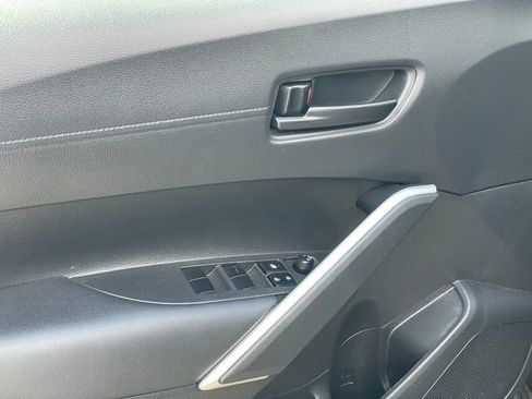 Used 2023 Toyota Corolla Cross LE image 11