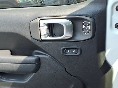 Used 2024 Jeep Gladiator Sport AWD/4WD image 23