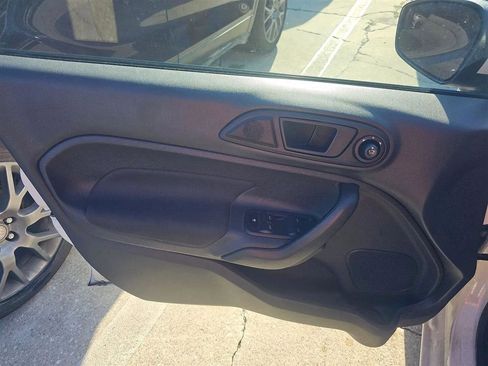 Used 2017 Ford Fiesta SE FWD image 9