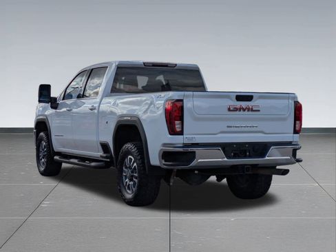 Used 2023 GMC Sierra 2500 SLE w/ SLE Value Package; image 4
