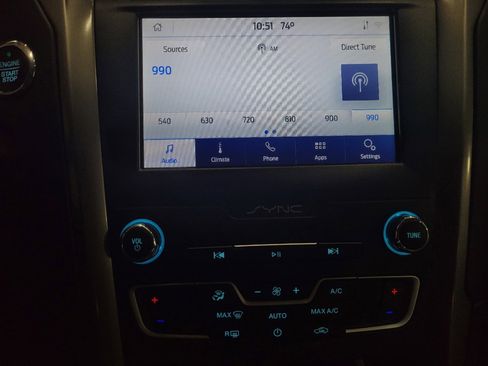 Used 2020 Ford Fusion SE FWD image 25