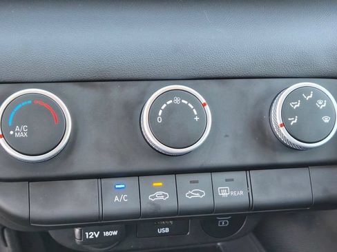 Used 2026 Hyundai Elantra SE FWD image 22