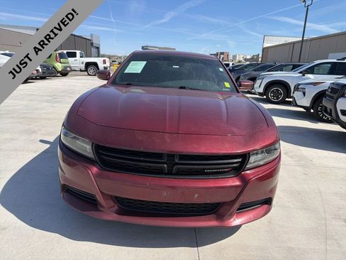 Used 2019 Dodge Charger SXT w/ Leather Interior Group image 2