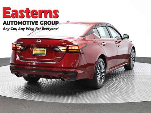Used 2023 Nissan Altima 2.5 SV w/ SV Premium Package AWD/4WD image 5