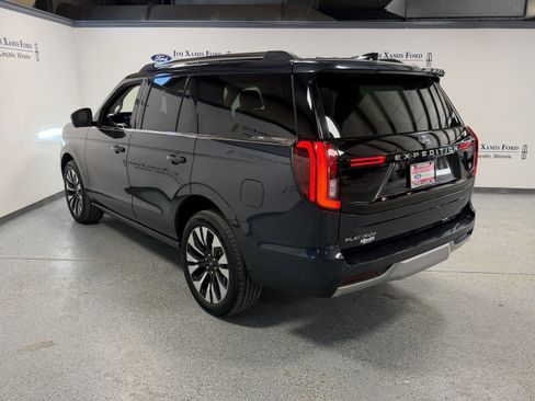 Used 2025 Ford Expedition Platinum w/ Driver's Package AWD/4WD image 36