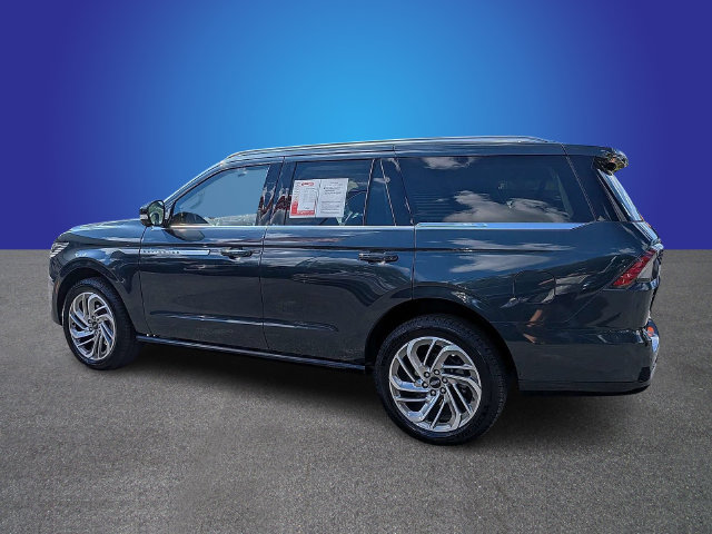 Used 2025 Lincoln Navigator Reserve AWD/4WD image 6