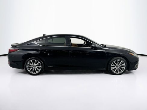 Used 2019 Lexus ES 300h w/ Premium Package image 4