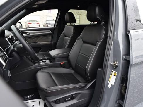 Certified 2023 Volkswagen Atlas Cross Sport SE w/ Panoramic Sunroof Package image 19