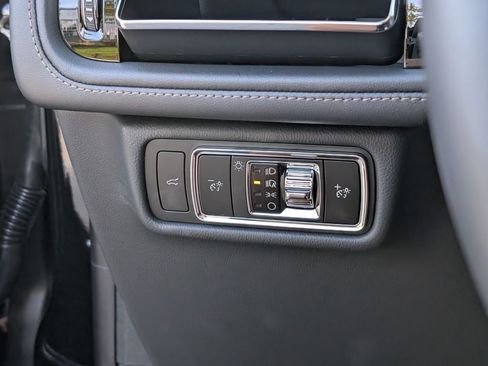 New 2026 Lincoln Aviator 2WD w/ Jet Appearance Package image 23