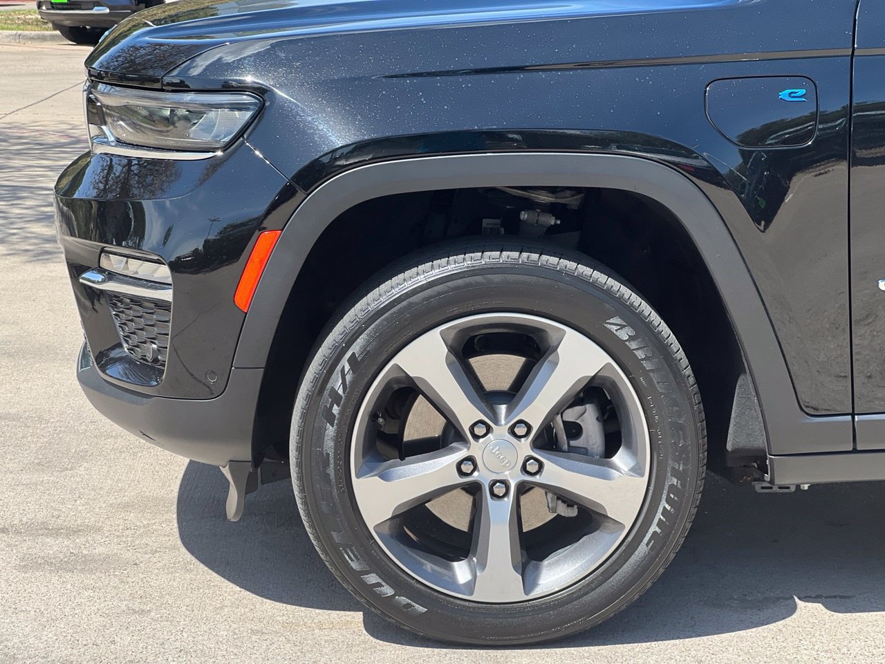 Used 2023 Jeep Grand Cherokee 4WD 4xe w/ Luxury Tech Group II image 26