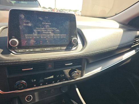 Used 2023 Nissan Rogue SV FWD image 13