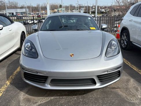 Used 2019 Porsche 718 Cayman image 2