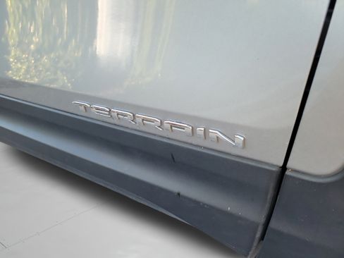 Used 2023 GMC Terrain SLT w/ Infotainment Package II FWD image 15