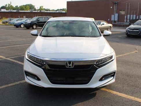 Used 2019 Honda Accord Touring image 3