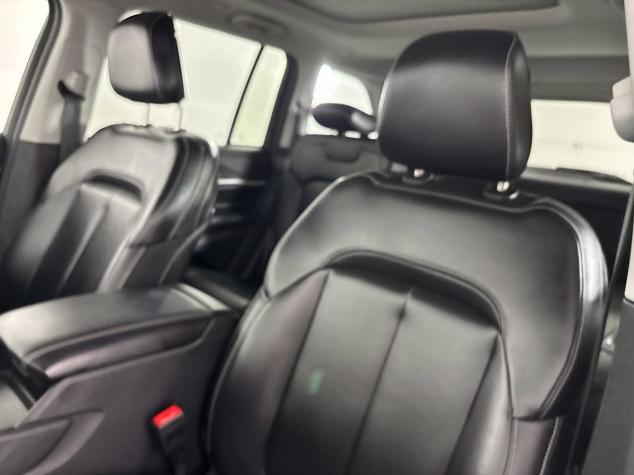 Used 2023 Jeep Grand Cherokee Limited AWD/4WD image 15
