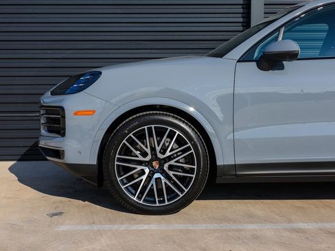 New 2025 Porsche Cayenne image 11